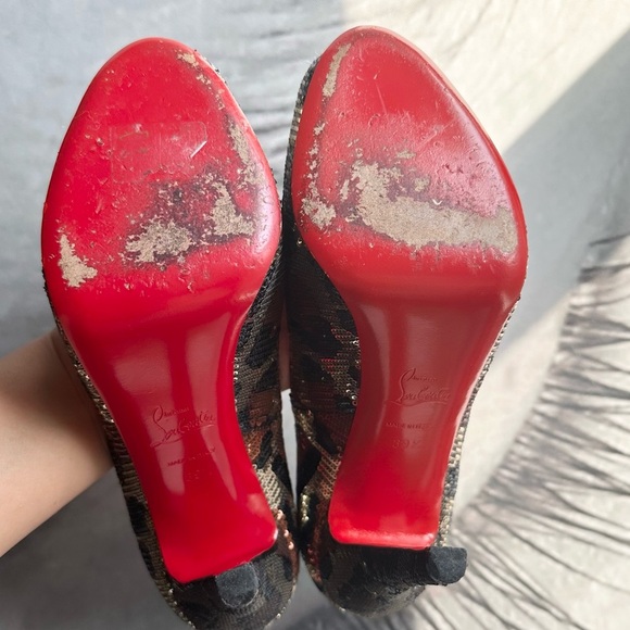 🌺CHRISTIAN LOUBOUTIN 👠 Very Prive 120
Paillettes Peep Toe Pumps Size: 39.5 - Picture 13 of 13